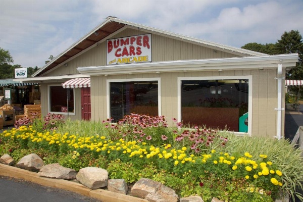 Holiday Hill Inn & Suites image 11