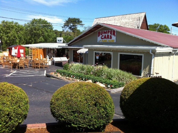 Holiday Hill Inn & Suites image 25