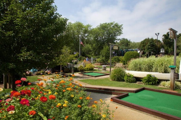 Holiday Hill Inn & Suites image 7